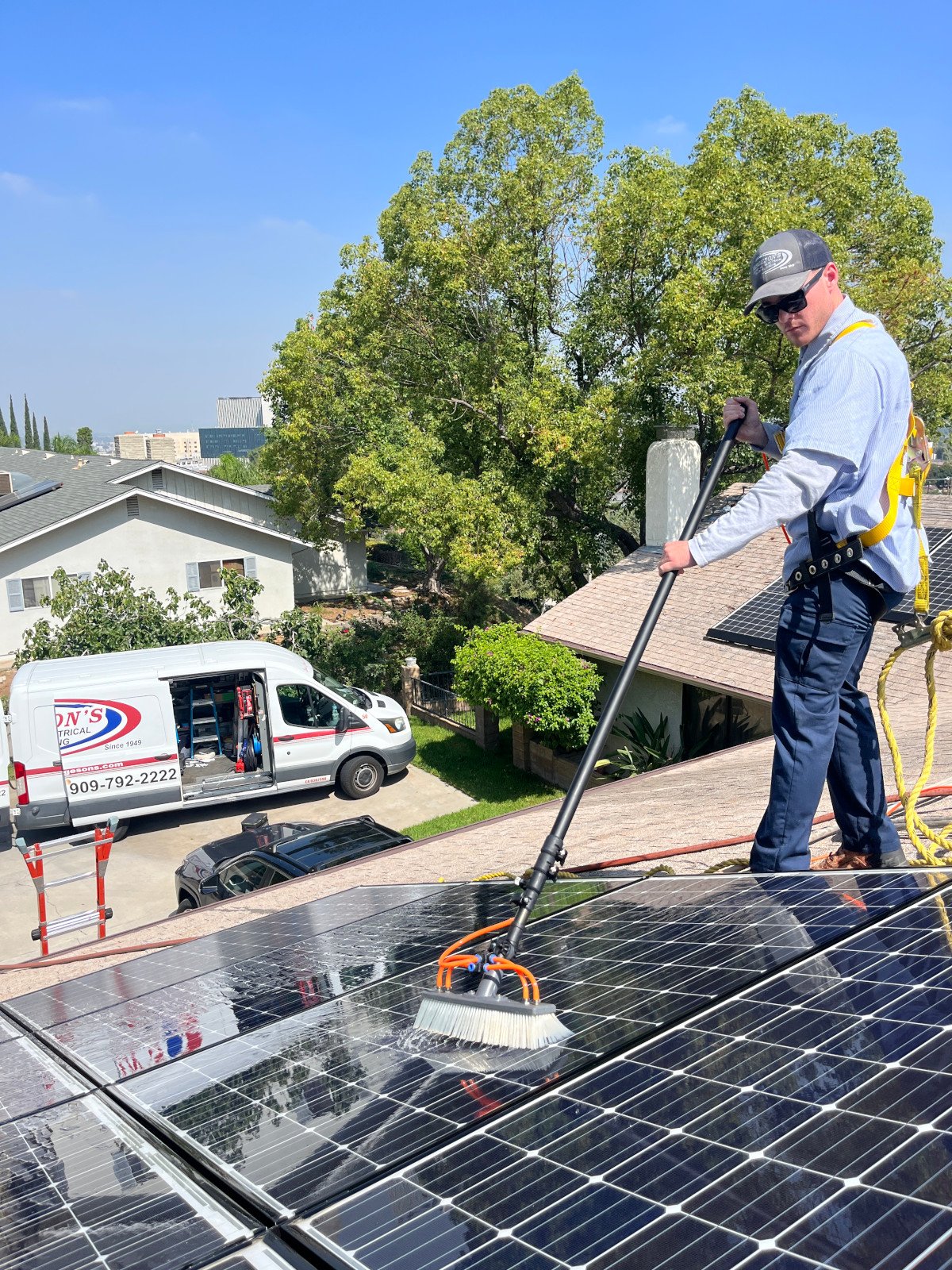 burgesons-solar-maintenance-vs-solar-cleaning